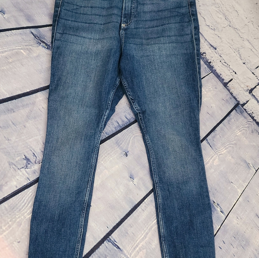 Hollister Curvy High-Rise Super Skinny Jeans